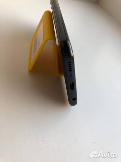 Samsung Galaxy A40, 4/64 ГБ