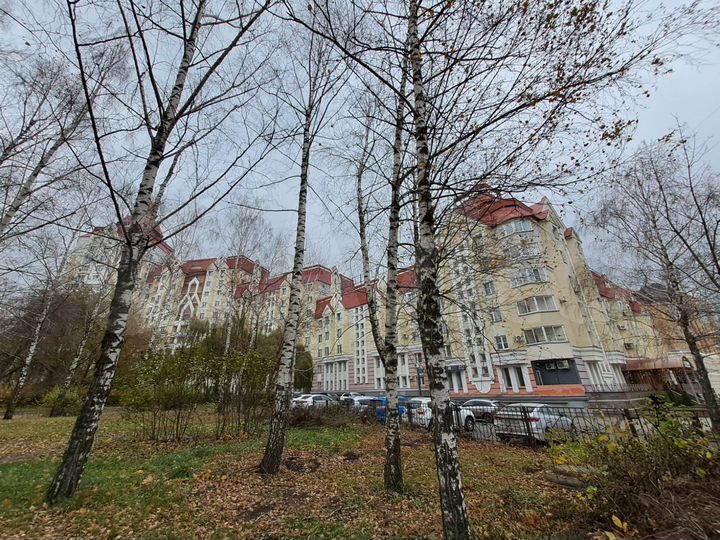 2-к. квартира, 60 м², 8/10 эт.