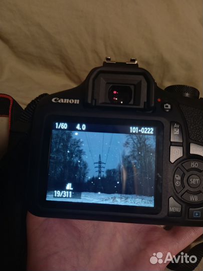 Фотоаппарат canon 2000d