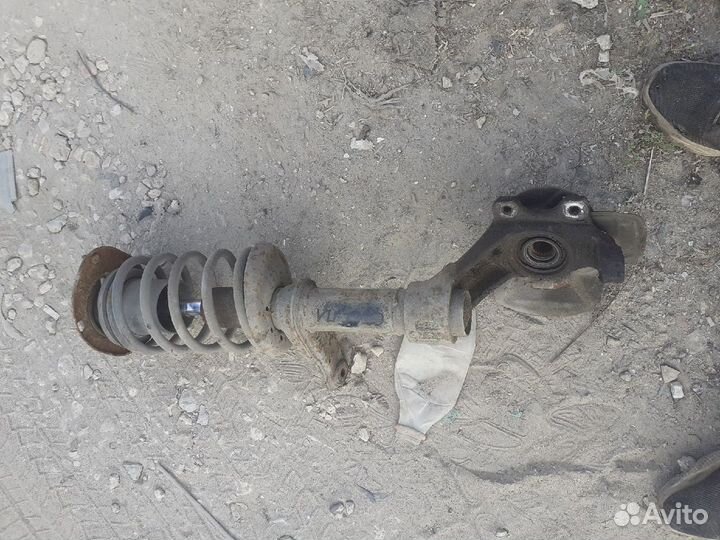 Передние стойки на Заз Сенс