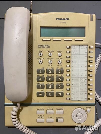 Системный телефон KX-T7630