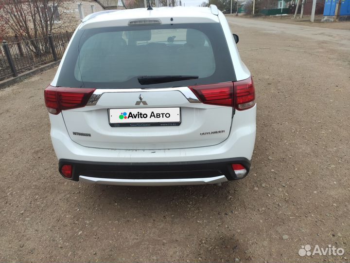 Mitsubishi Outlander 2.0 CVT, 2015, 280 000 км