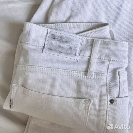 Няшные белые джинсы Levi’s, стретч, высокая талия