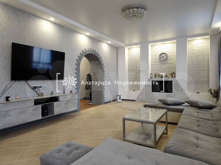 Дом 304,4 м² на участке 15 сот.