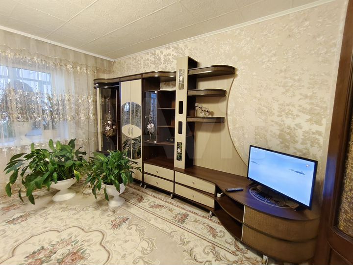 2-к. квартира, 52 м², 3/9 эт.