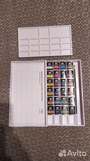 Набор акварели в пластиковом пенале 24 цвета