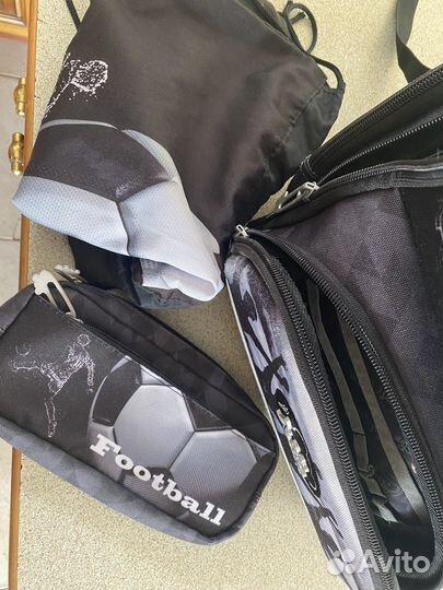 Рюкзак школьный