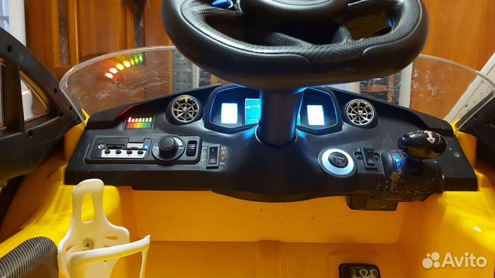 Детский автомобиль на аккумуляторе