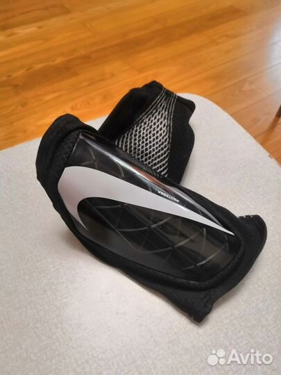 Щитки футбольные детские nike