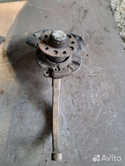 Поворотный кулак передний Mercedes w220