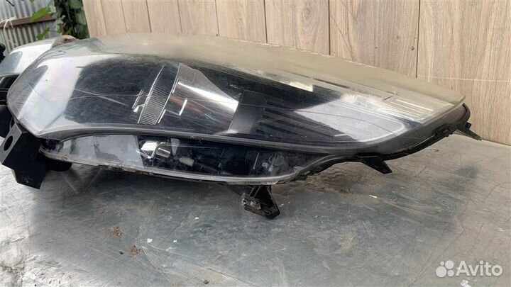 Фара левая от Renault Scenic III 2009-2016