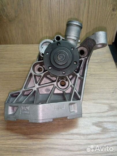 Водяной насос Skoda Fabia