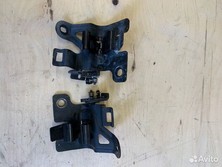 Замок капота Honda Vezel RU1 L15B 2014