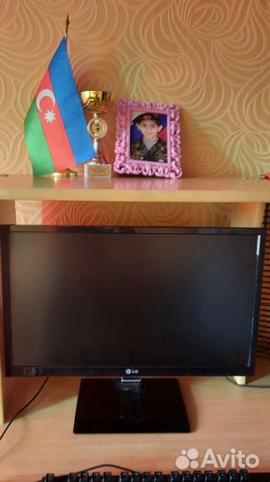 Монитор LG 24