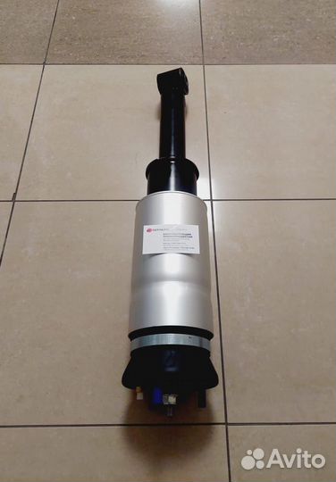 Пневмостойка Land Rover RR Discovery 4 L319