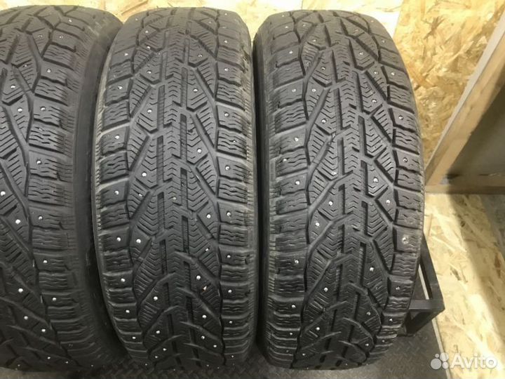 Tigar SUV Ice 215/65 R16 102T