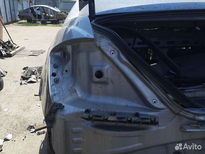 Крыло заднее левое Honda Legend