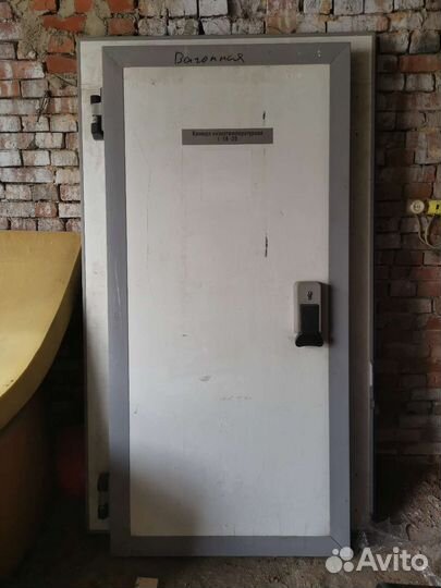 Дверь для морозильной камеры