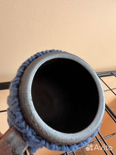 Глиняная кружка в чехле Wool and Clay