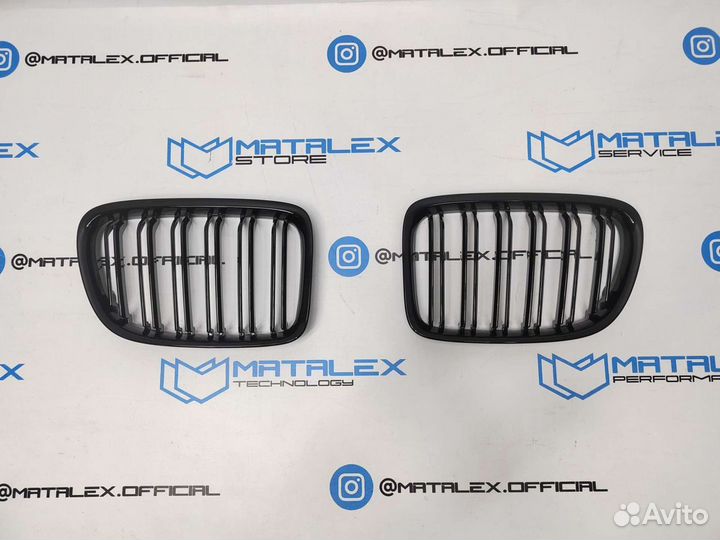 BMW E84 решетка М стиль чёрный глянец