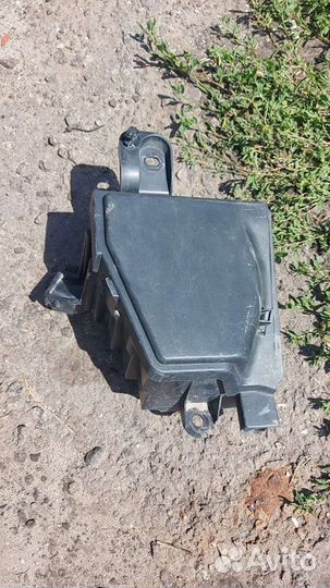 Renault sandero 1 корпус предохранителей