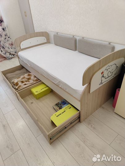 Полка настенная навесная бу