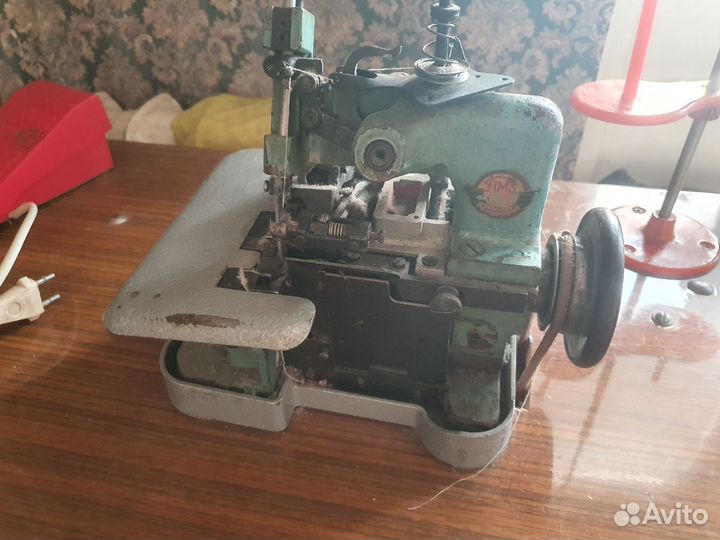 Оверлок со станиной