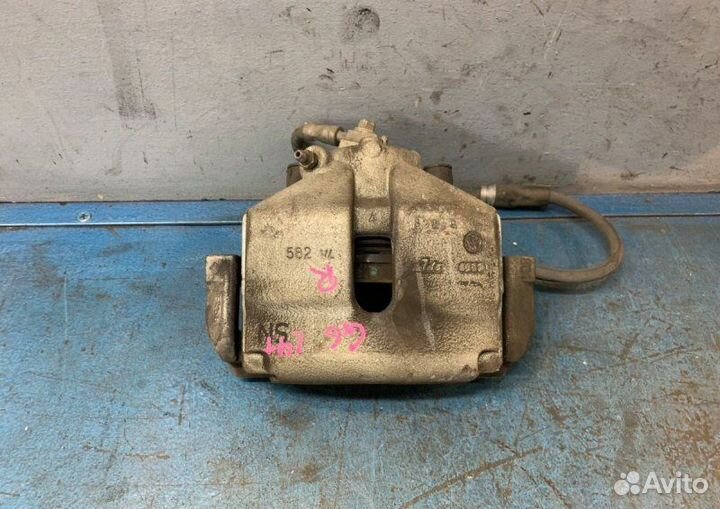 Суппорт передний правый Volkswagen Golf 6