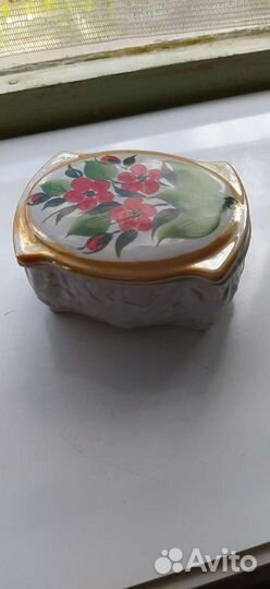 Шкатулка фарфоровая