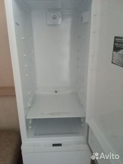 Холодильник на запчасти Hotpoint Ariston