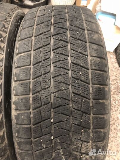 Bridgestone Blizzak DM-V1 235/55 R18