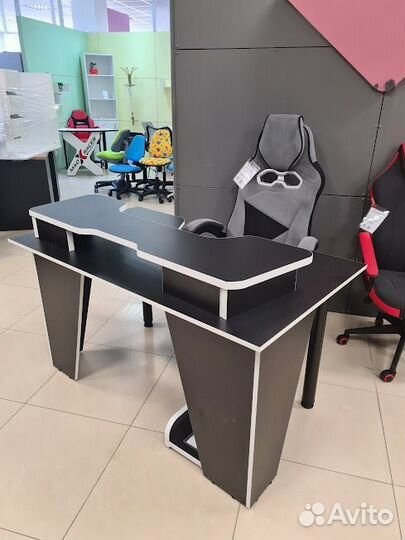 Игровой компьютерный стол