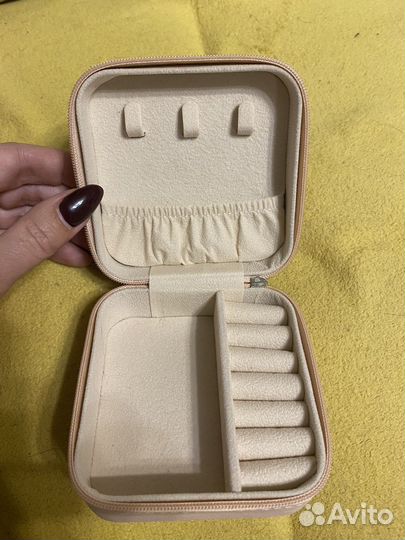 Шкатулка для ювелирных украшений