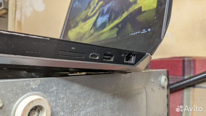 Alienware 17r3. 17' (I7 6820hk + GTX 980m + 24gb)