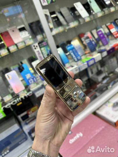Nokia 6700 classic Gold Edition