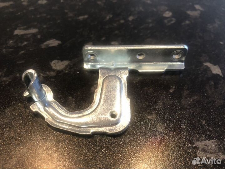 Петля верхняя правая для холодильника веко