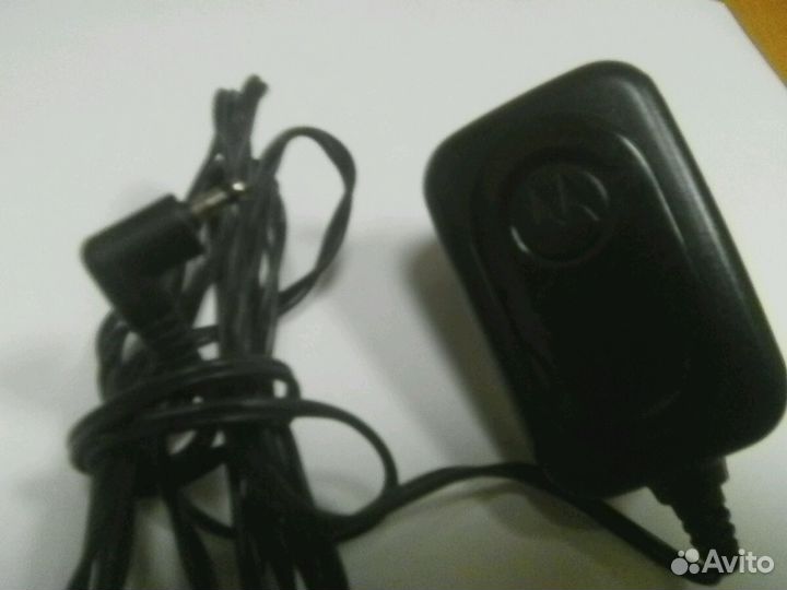Зарядное устройство motorola input 0,1A output5,0V