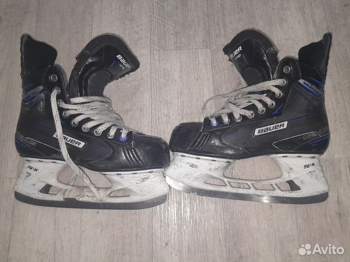 Коньки хоккейные