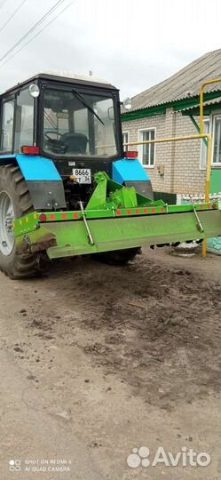 Вспашка земли трактором