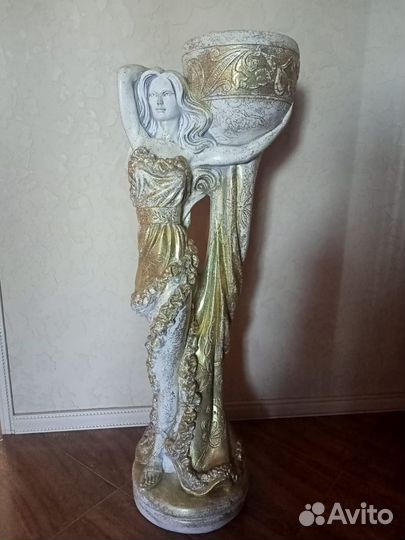 Статуэтка /кашпо для цветов гипс