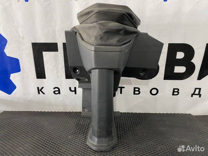 Кожух рулевой колонки Renault T 7484520625