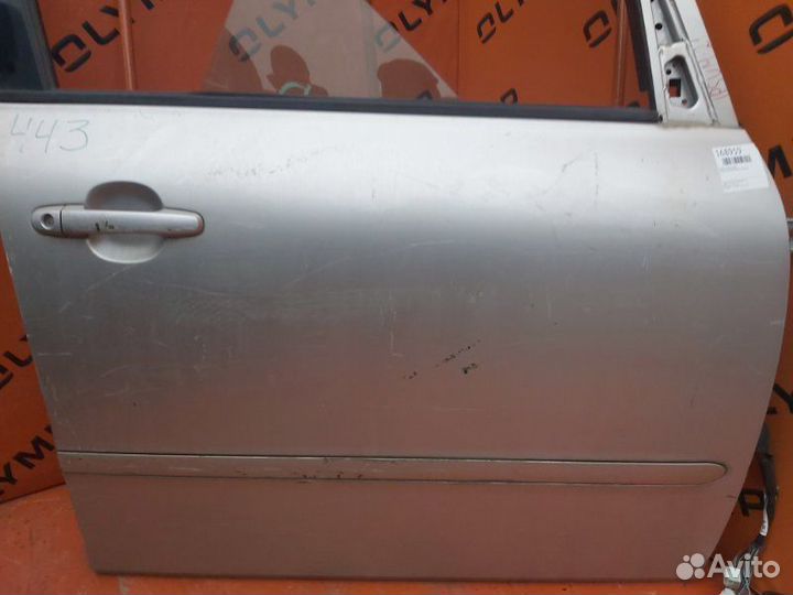 Дверь передняя правая Toyota Ipsum ACM21 2AZ-FE