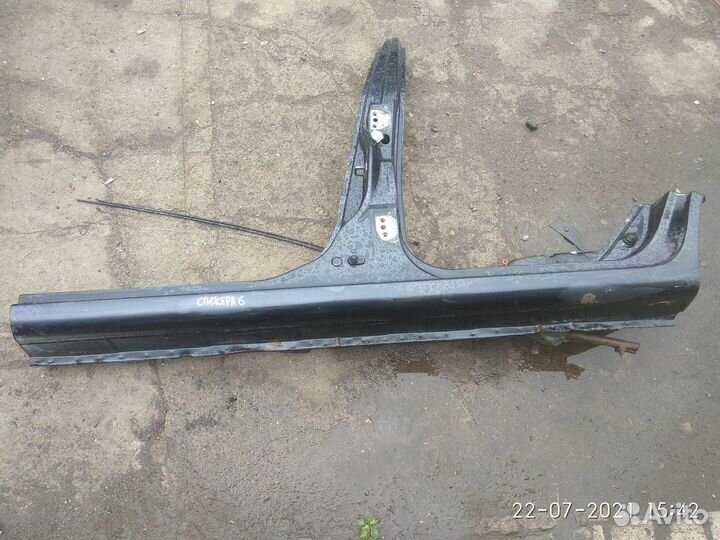 Порог со стойкой левый на Киа Спектра 2009 год