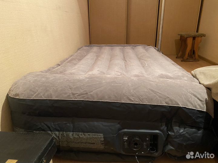 Надувной матрас intex