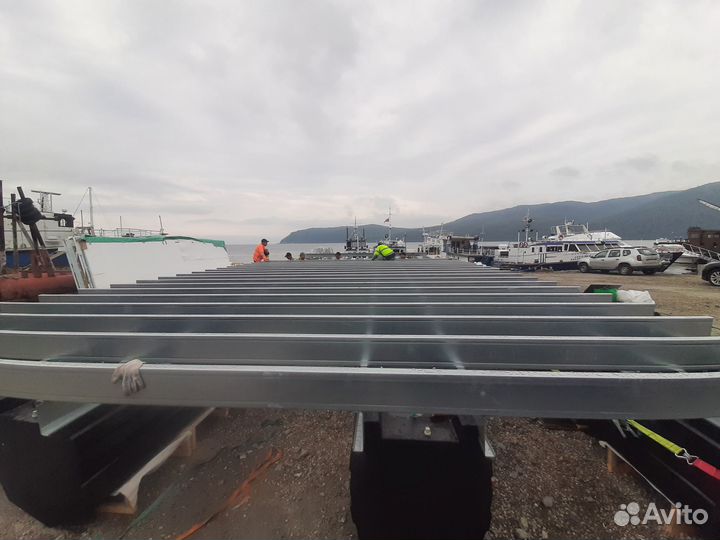 Катер тетрамаран, платформа для хаусбота