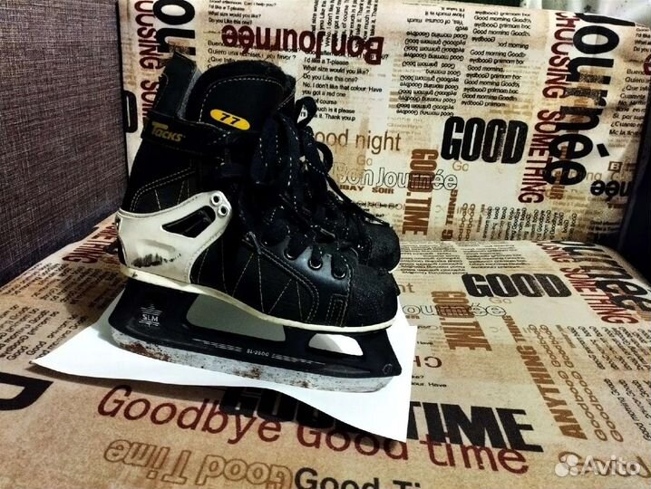 Коньки, ботинки для лыж