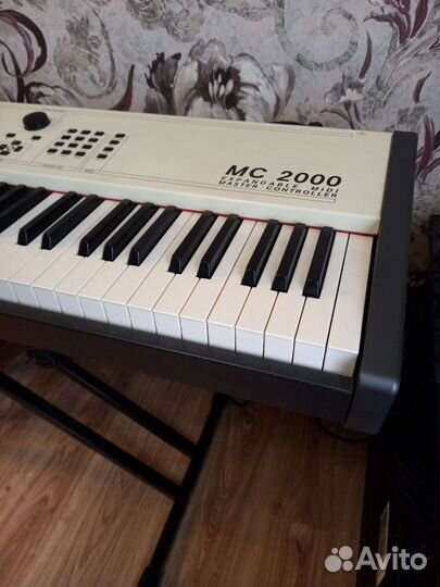 Италия Oberheim MC 2000