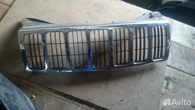 Решетка радиатора Jeep Cherokee