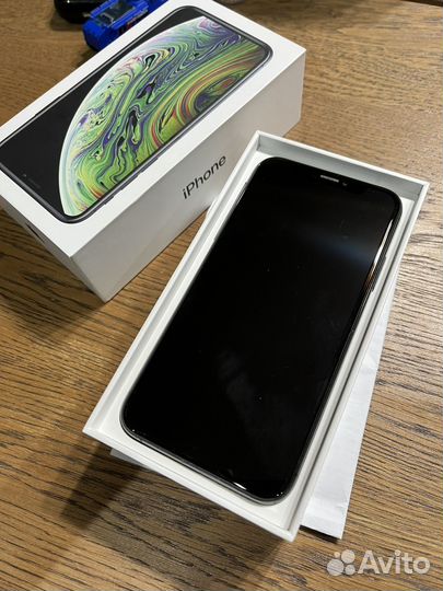 iPhone Xs, 64 ГБ