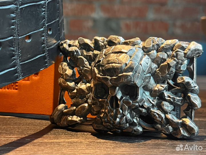 Phenomenon silver buckle